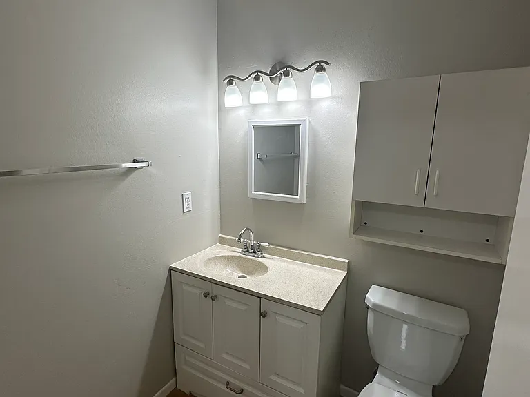 5848 Queen Elizabeth Way #2 — Photo 15