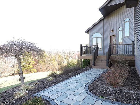 2nd image of 103 Pineview Cir
