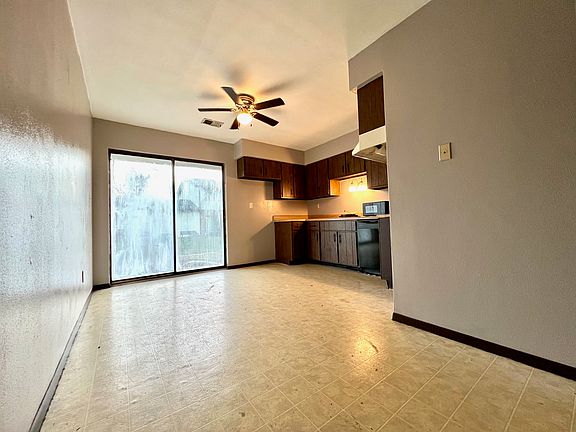 5th image of 18 Kingsway Dr #18