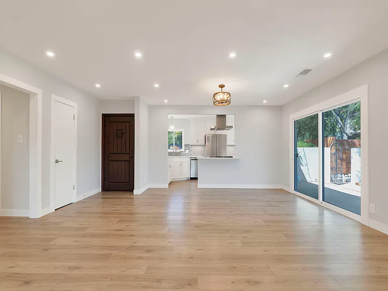 2254 Cross St — Photo 12