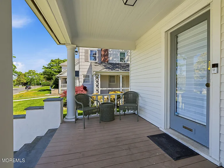 74 Poplar Ave — Photo 4