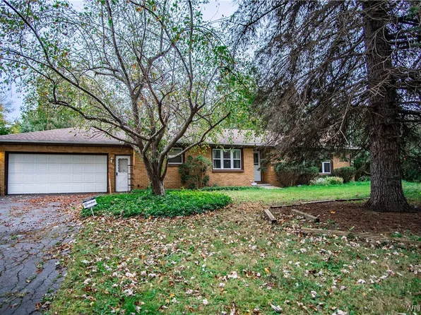 2805 Hopkins Rd, Amherst, NY 14228
