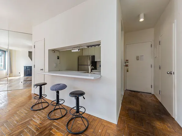 22 Perry St APT 2B, New York, NY 10014