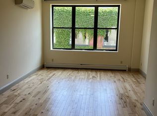 191 College St APT 215, Burlington, VT 05401