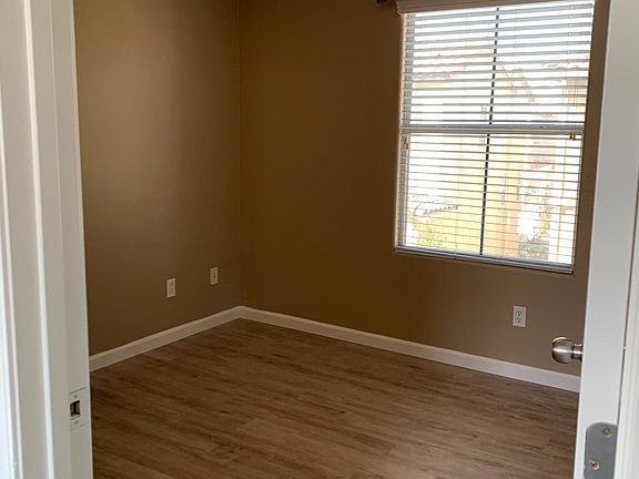 5th image of 4782 Longstock Ct