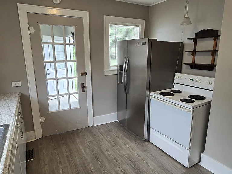 407 Beatty Ave — Photo 6