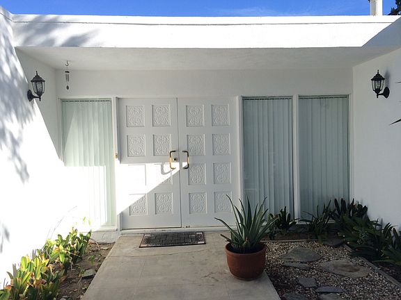 Front door / Entrance