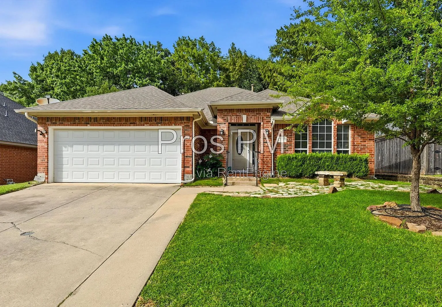 4 bed, 2.0 bath, 2302 sqft, $2,499 — Photo 2