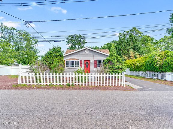 2nd image of 459 Vine Street