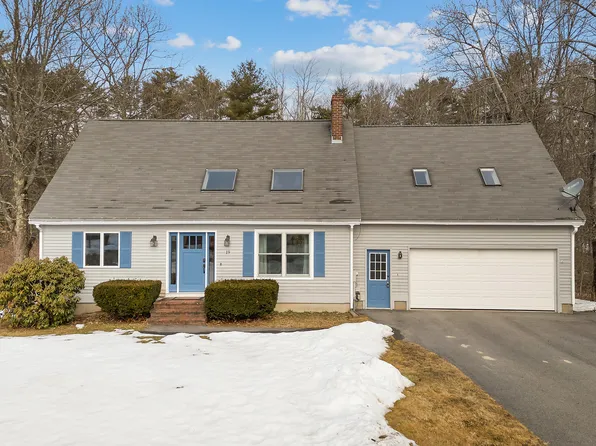 19 Burnham Woods Circle, Scarborough, ME 04074