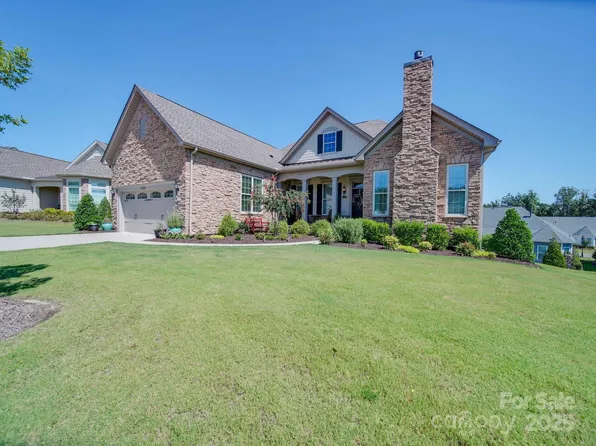82220 Standing Oak Dr, Charlotte, NC 28278