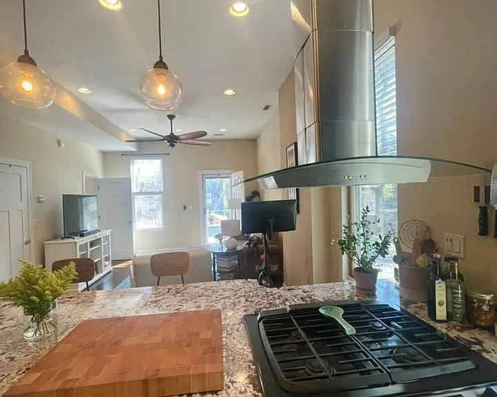 1101 N Winchester Ave #2R — Photo 6
