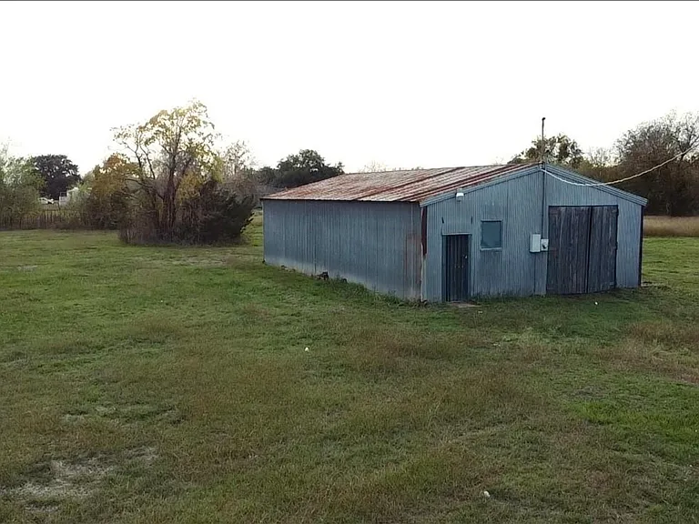 2838 Old Lane City Rd — Photo 2