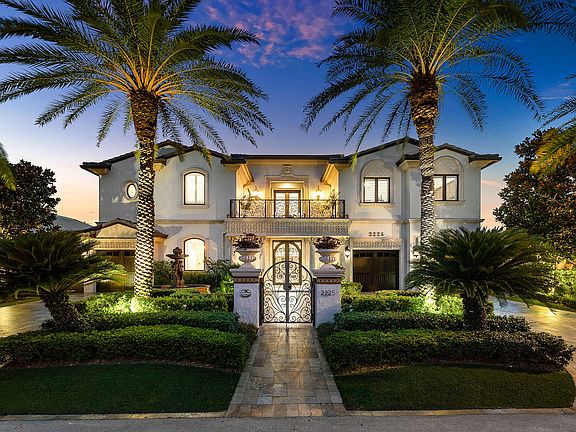 2nd image of 2225 W Silver Palm Road