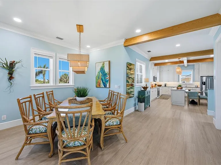 115 Aqua Ln — Photo 16