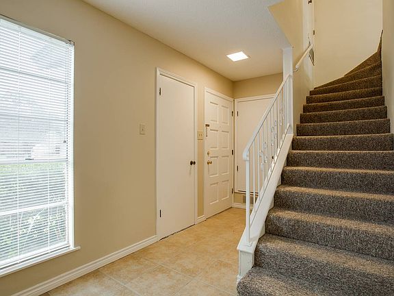 4th image of 100 Amerson Ln