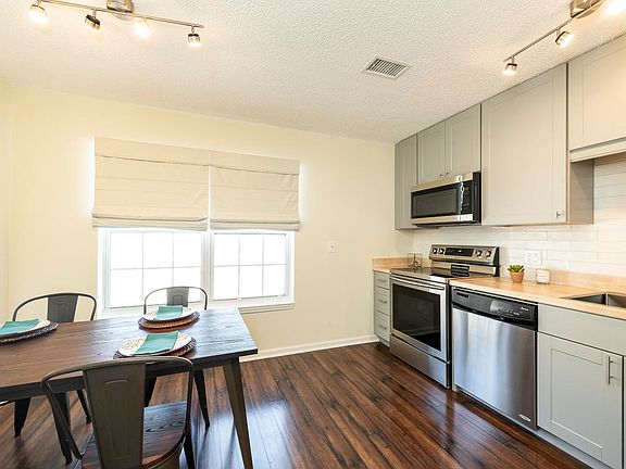 4th image of 3075 Flagler Ave Unit 19