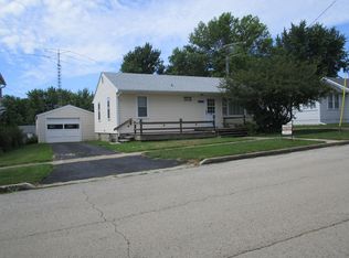 107 E Cherokee Ave, Shabbona, IL 60550