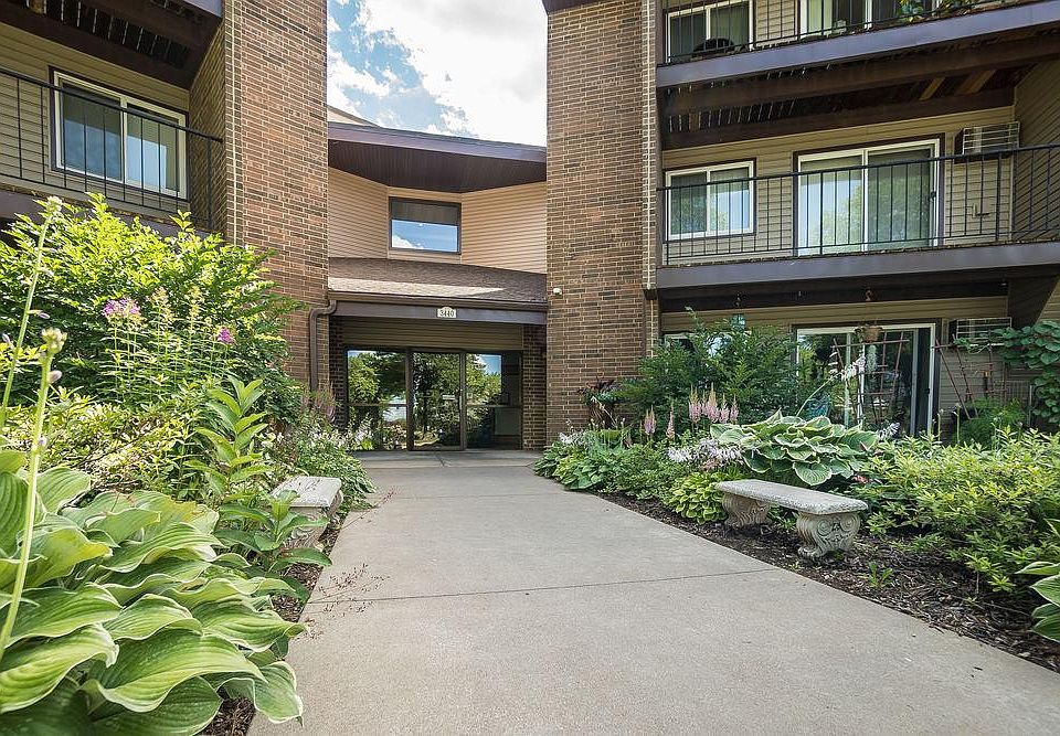 1st image of 3440 Golfview Dr Unit 305