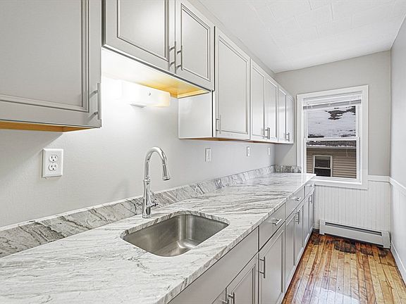 4th image of 10 Ellsworth St