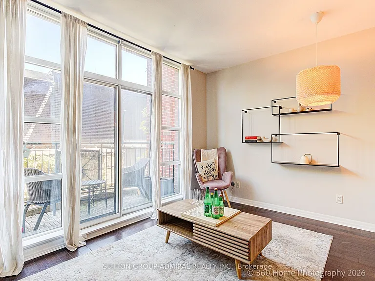 901 Queen St W #208 — Photo 3
