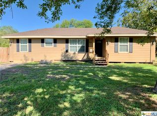 908 Rosebud Ave, Victoria, TX 77901