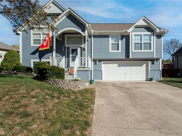 1103 Rayce Dr, Greenwood, MO 64034