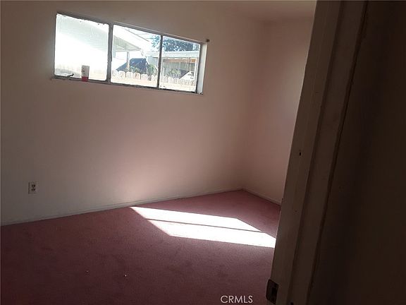 3rd image of 535 W Van Koevering St