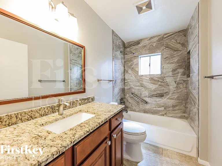 4826 W Paradise Ln — Photo 14