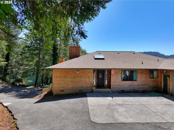 17244 Mountain Dr, Brookings, OR 97415