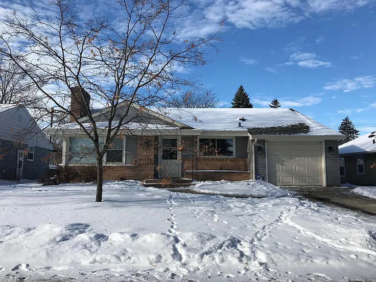 6104 Elliot Ave — Photo 1