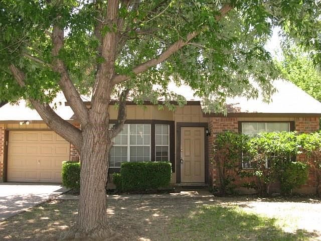 1st image of 4604 Bracken Dr
