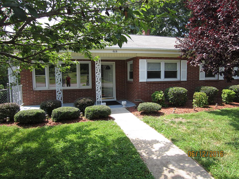 1st image of 606 Oakland Dr