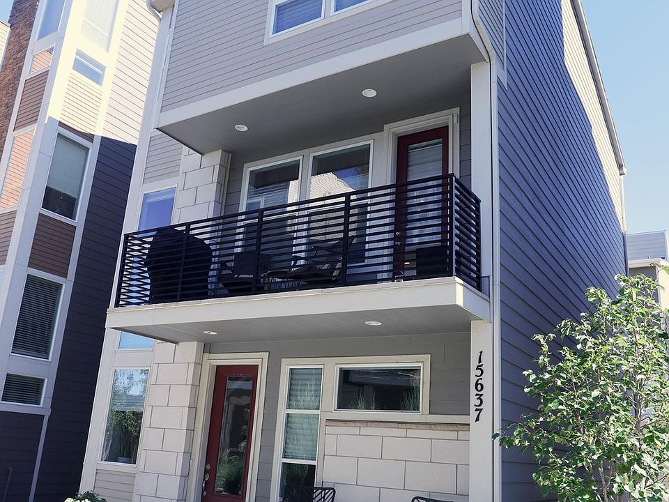 Detached home front entrance.