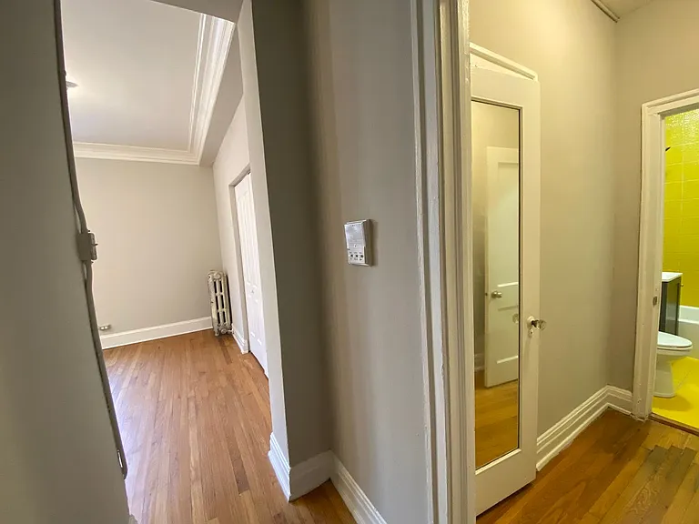 1204 W Granville Ave — Photo 16