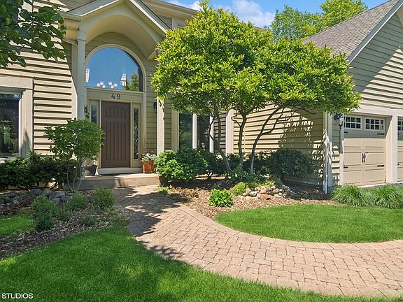 3rd image of 49 Gentry Dr