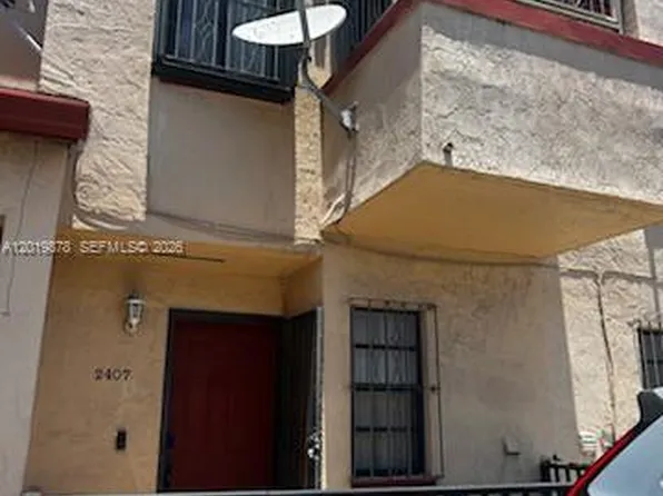 2407 W 52nd Pl #4-2, Hialeah, FL 33016