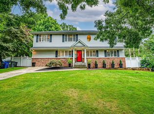 9 Lancaster Ave, Nesconset, NY 11767