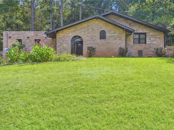 140 Sunrise Ct, Atlanta, GA 30349