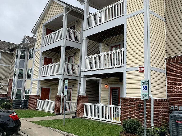 Cypress Cove Apartments — Photo 7