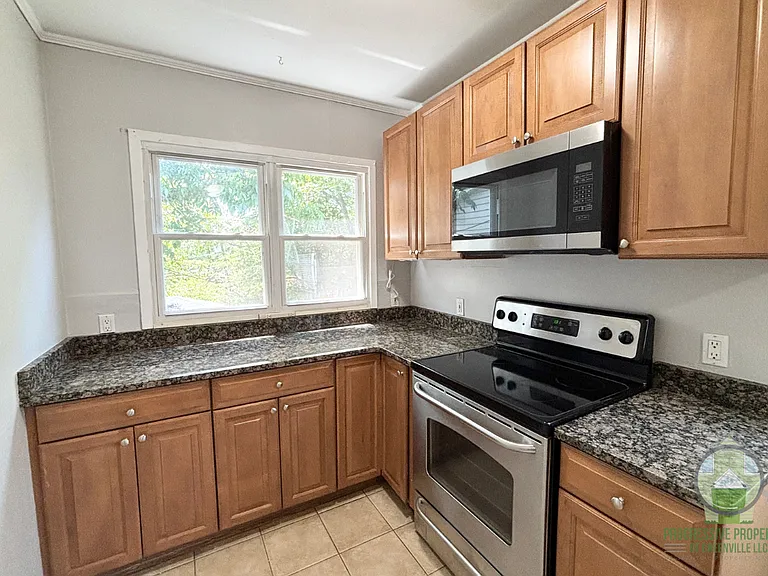 109 Buist Ave — Photo 6