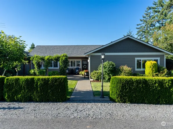 517 Wana Wana Place NE, Tacoma, WA 98422