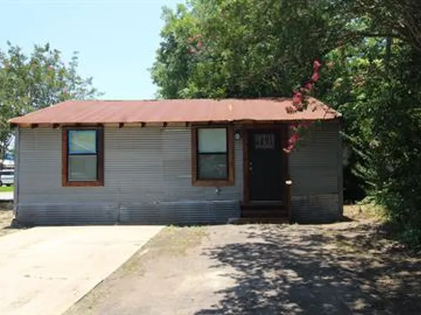 213 N Waldrip St, Grand Saline, TX 75140