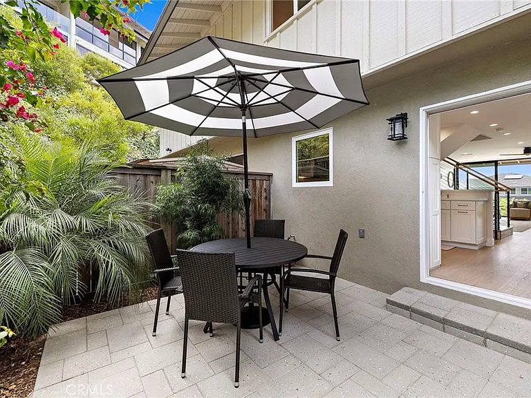 74 Blue Lagoon — Photo 21
