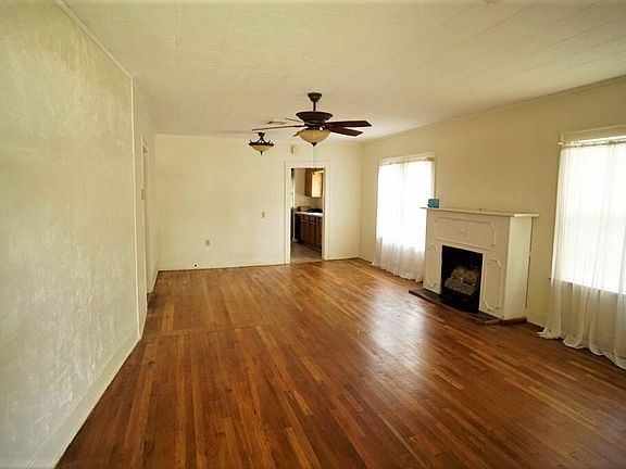 4th image of 221 S 5th St