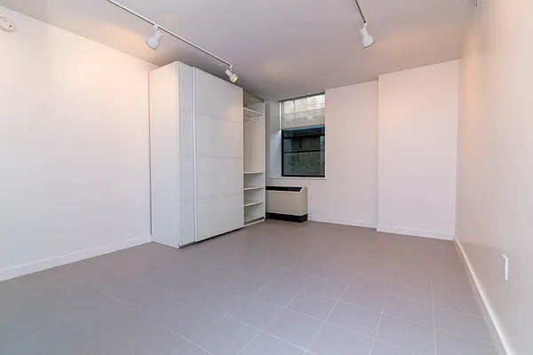 Rented by Nooklyn NYC LLC | media 116