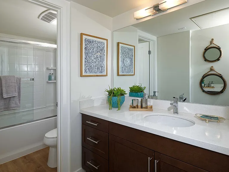 Wayfarer Apartments + Marina — Photo 10