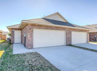 122 Ashley Dr, Edmond, OK 73003