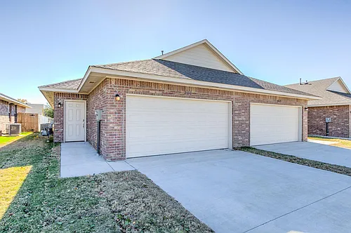 122 Ashley Dr Photo 1