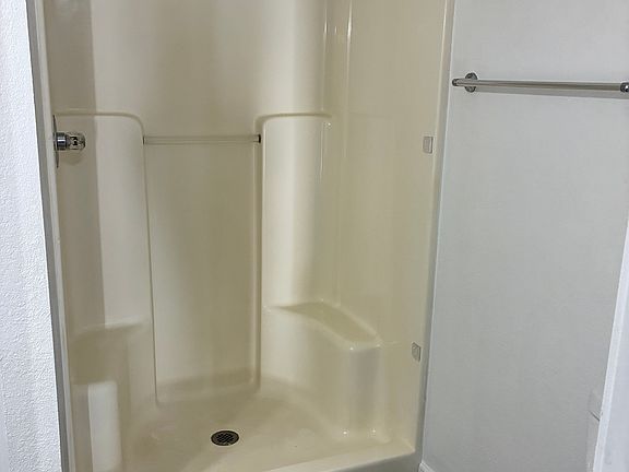 4th image of 620 N Cecil St APT B